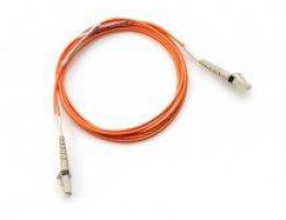 AE040A XP12000 Cable set for DKU R1-Basic Set of 16 Copper Fibre data cables and 8 control cables. Provides basic connection between DKU R0 in DKC to DKU R1.